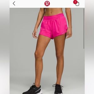 Lululemon hotty Hot Low-Rise Lined Short 4" size 4 pink